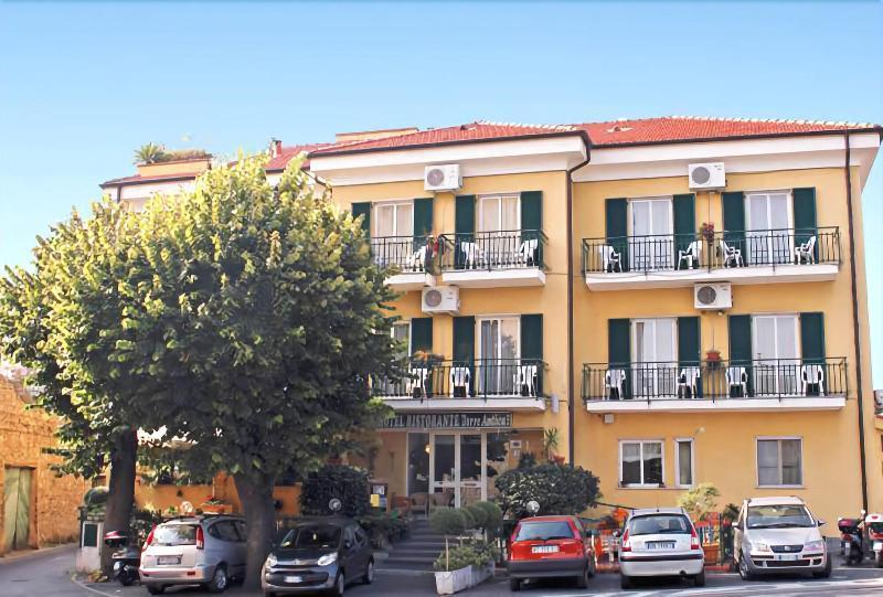 Hotel Torre Antica Loano Eksteriør billede
