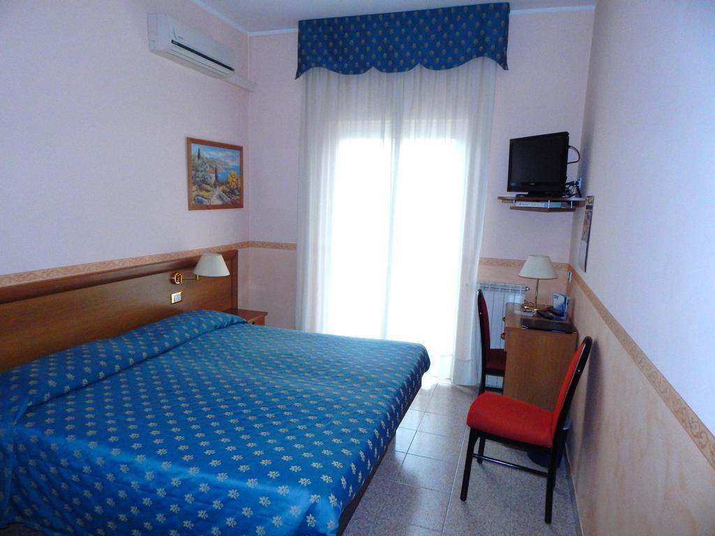 Hotel Torre Antica Loano Værelse billede