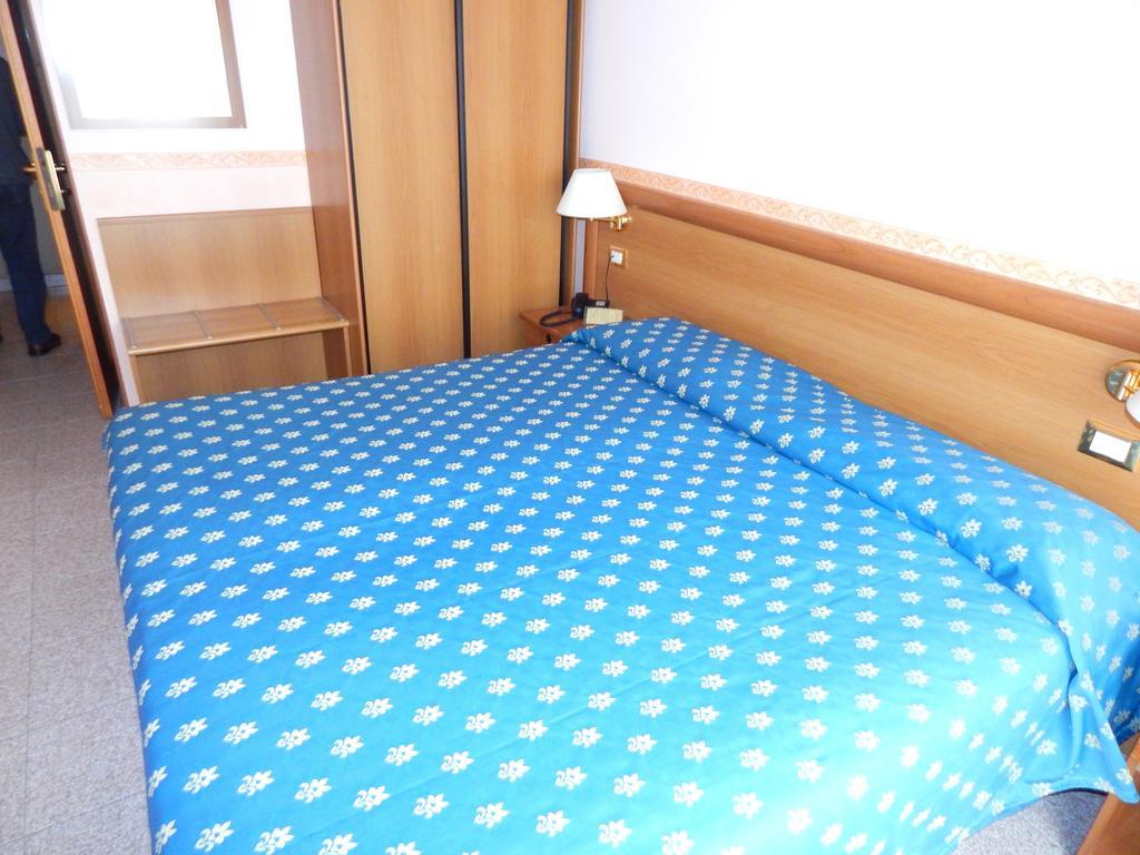 Hotel Torre Antica Loano Værelse billede