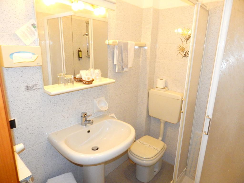 Hotel Torre Antica Loano Værelse billede
