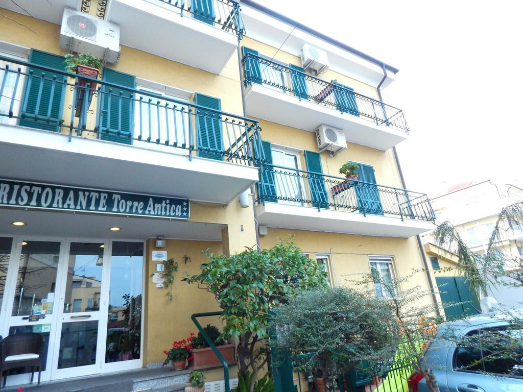 Hotel Torre Antica Loano Eksteriør billede